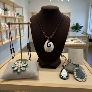 ✦ Indonesian Boutique CLOSING! ✦